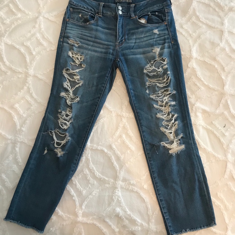 American Eagle Cropped Ripped Jeans